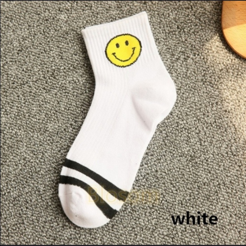 😊❣️Smiley Face Happy Sox 1pr😊🎶Happy😊 - Picture 3 of 3